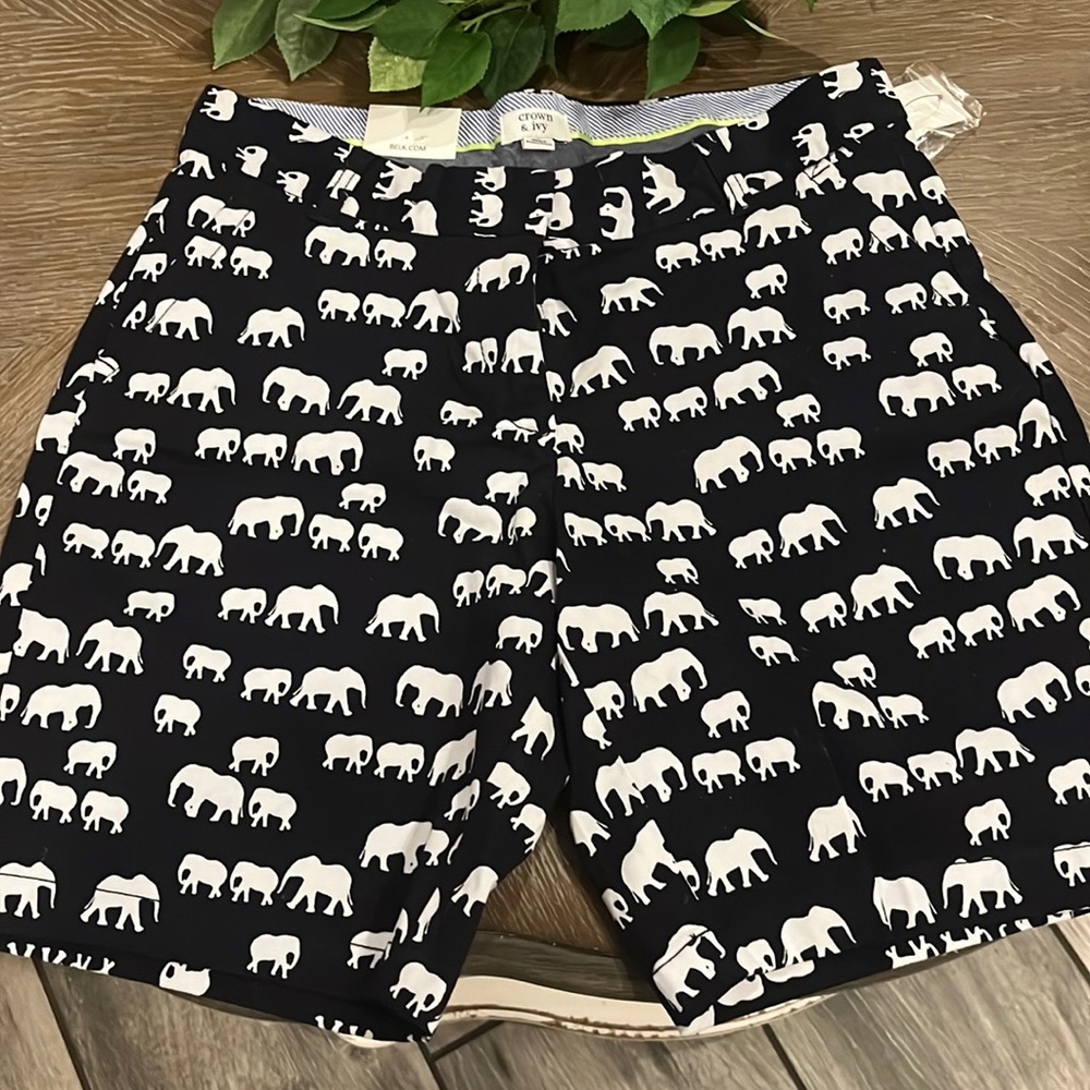 Brand new size 8 pair of Crown & Ivy shorts. Navy blue with white elephants.